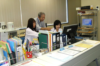 八王子薬剤師会事務局写真